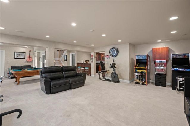 15863 Mina Way, Saratoga, CA 95070