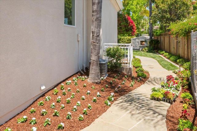 15863 Mina Way, Saratoga, CA 95070