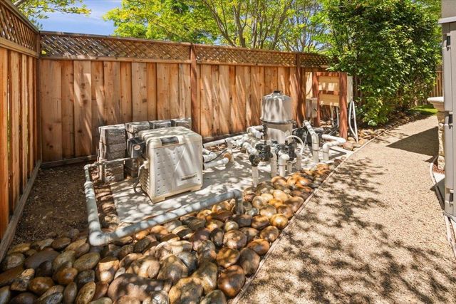 15863 Mina Way, Saratoga, CA 95070