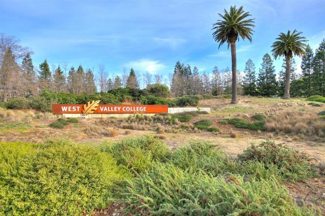 15863 Mina Way, Saratoga, CA 95070