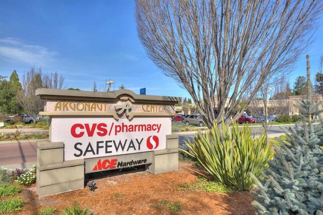 15863 Mina Way, Saratoga, CA 95070