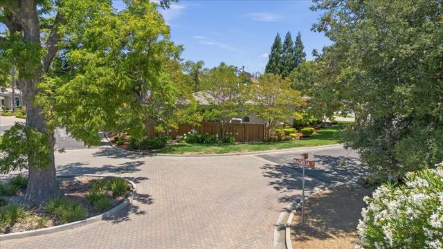15863 Mina Way, Saratoga, CA 95070