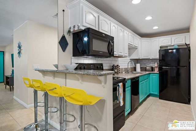 575 N Villa Court 204, Palm Springs, CA 92262