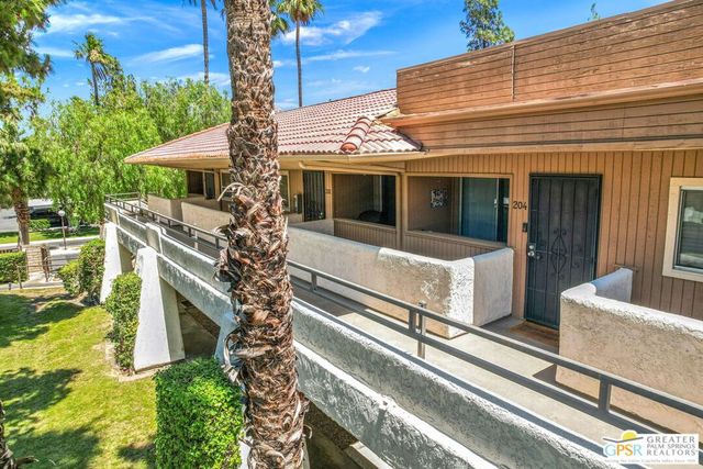 575 N Villa Court 204, Palm Springs, CA 92262