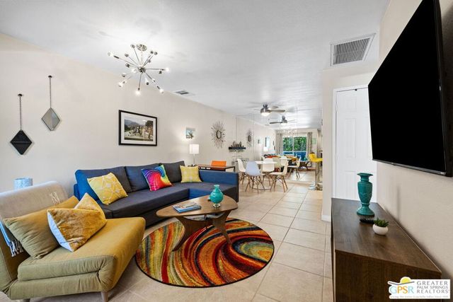 575 N Villa Court 204, Palm Springs, CA 92262