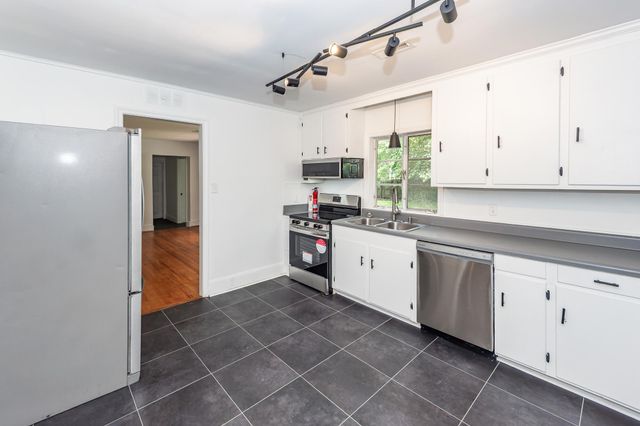 1315 S Sherwood Drive, Charleston, SC 29407