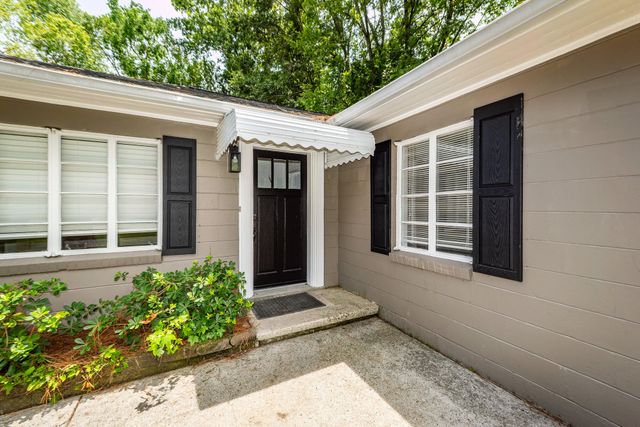 1315 S Sherwood Drive, Charleston, SC 29407