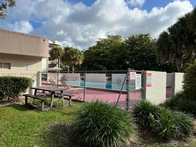 2701 Riverside Dr 109-B, Coral Springs, FL 33065