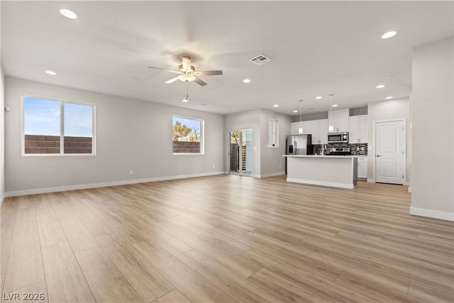 8629 Ensworth Street 105, Las Vegas, NV 89123