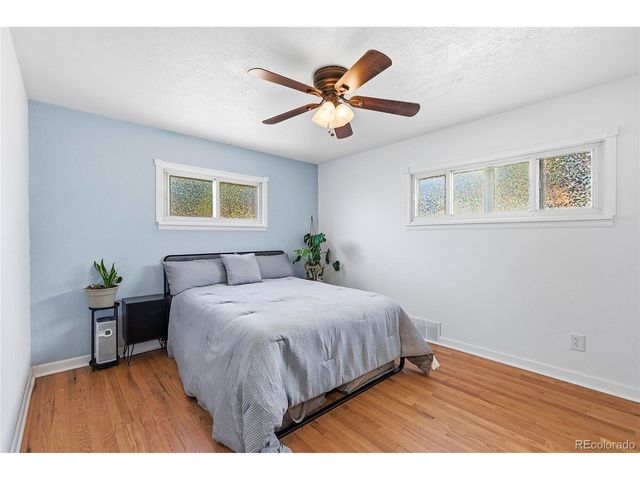 2309 Newark St, Aurora, CO 80010