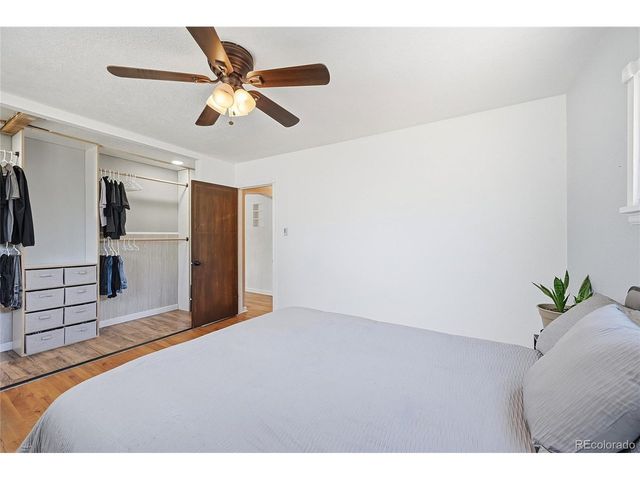 2309 Newark St, Aurora, CO 80010