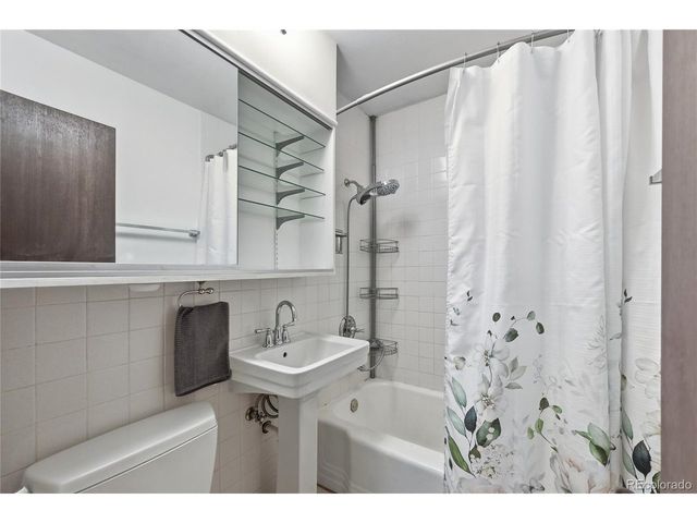 2309 Newark St, Aurora, CO 80010