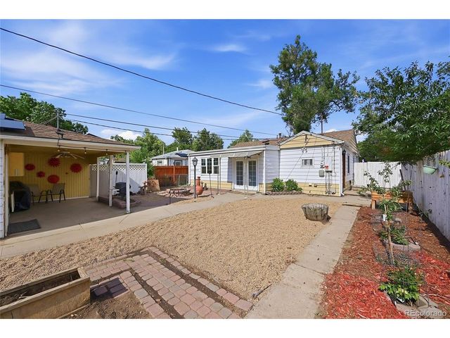 2309 Newark St, Aurora, CO 80010