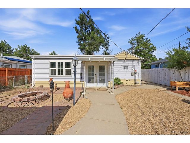 2309 Newark St, Aurora, CO 80010