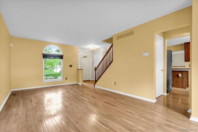34903 Pennington Drive, Farmington Hills, MI 48335