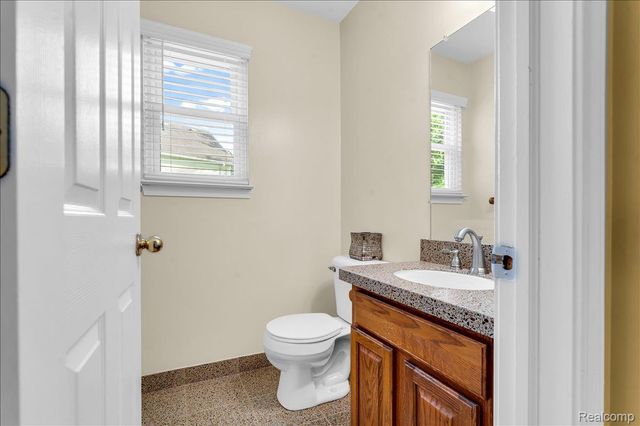 34903 Pennington Drive, Farmington Hills, MI 48335