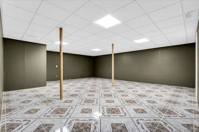 34903 Pennington Drive, Farmington Hills, MI 48335