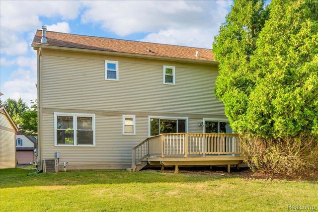 34903 Pennington Drive, Farmington Hills, MI 48335