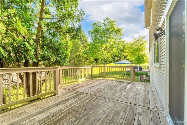 34903 Pennington Drive, Farmington Hills, MI 48335