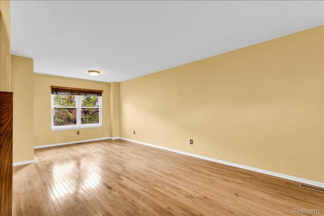 34903 Pennington Drive, Farmington Hills, MI 48335