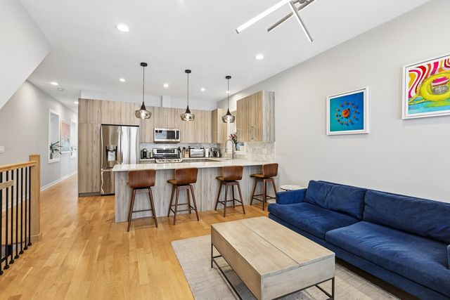 1822 S Throop Street 1, Chicago, IL 60608