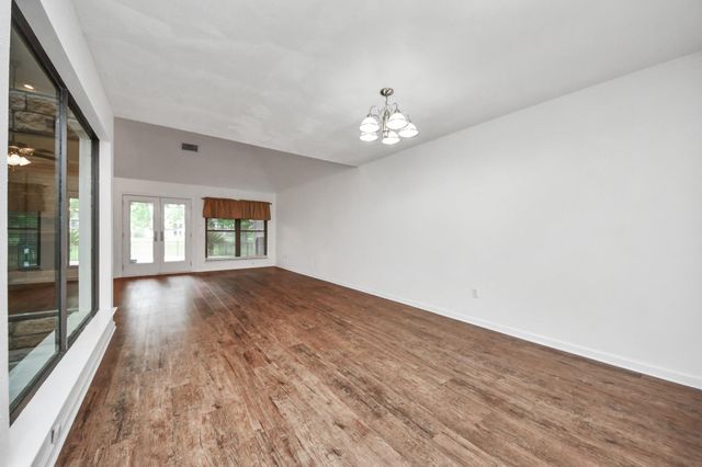 1823 Rock Fence Drive, Richmond, TX 77406