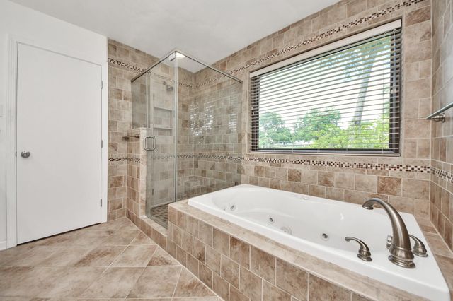 1823 Rock Fence Drive, Richmond, TX 77406