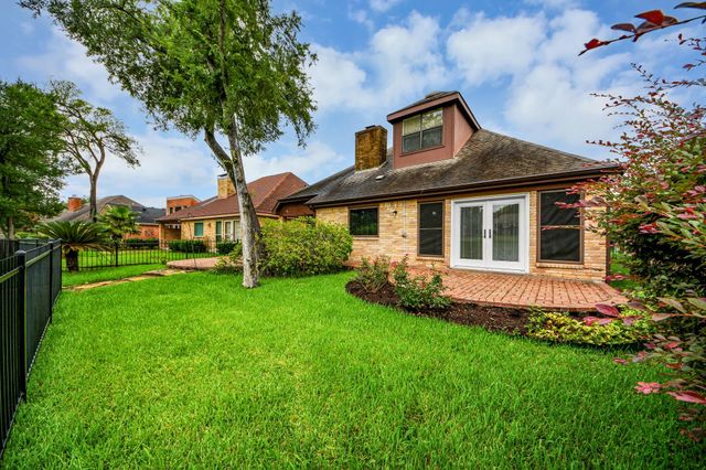 1823 Rock Fence Drive, Richmond, TX 77406