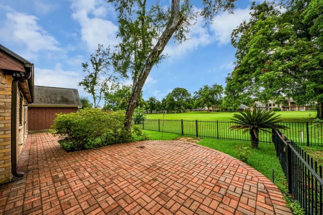 1823 Rock Fence Drive, Richmond, TX 77406