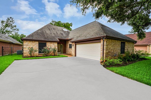 1823 Rock Fence Drive, Richmond, TX 77406