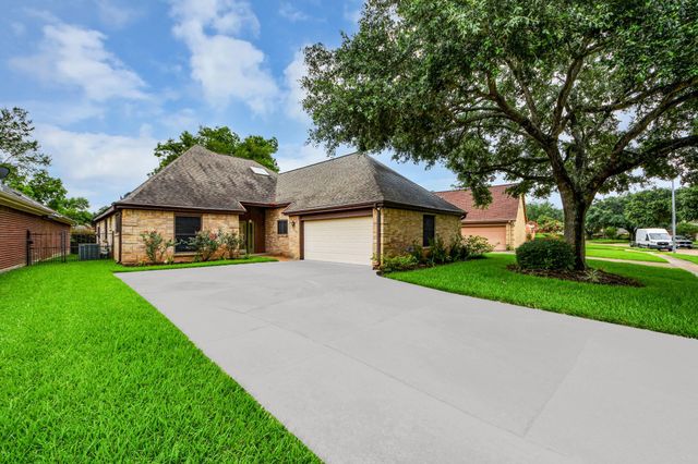 1823 Rock Fence Drive, Richmond, TX 77406