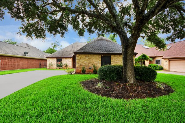 1823 Rock Fence Drive, Richmond, TX 77406