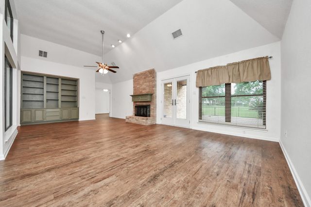 1823 Rock Fence Drive, Richmond, TX 77406
