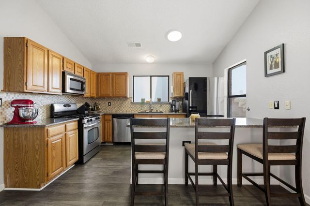 6912 Sweetbrier Avenue NW, Albuquerque, NM 87120