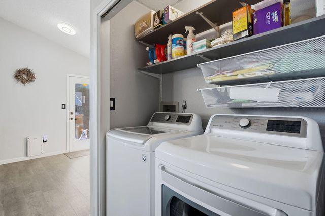 6912 Sweetbrier Avenue NW, Albuquerque, NM 87120