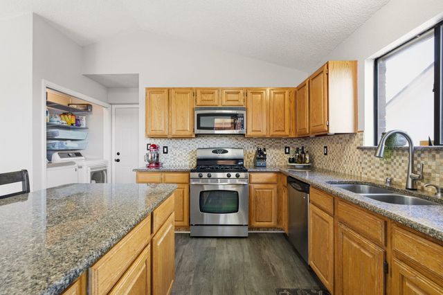 6912 Sweetbrier Avenue NW, Albuquerque, NM 87120