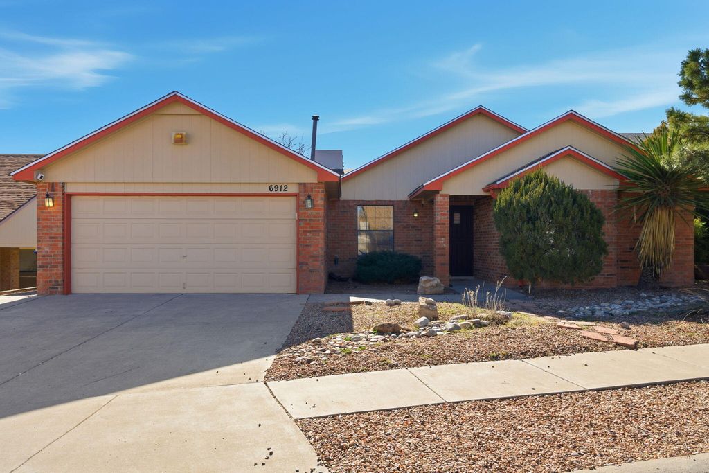 6912 Sweetbrier Avenue NW, Albuquerque, NM 87120