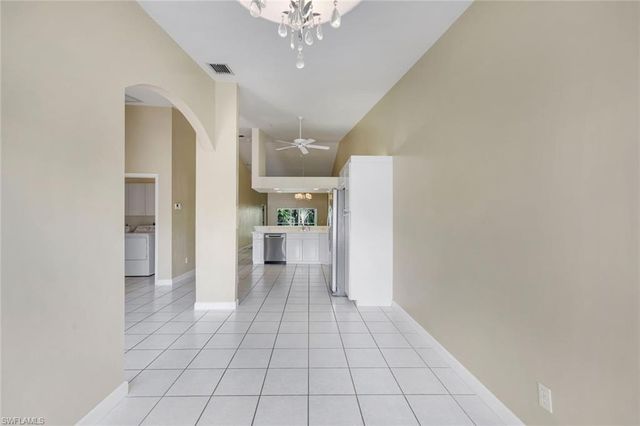 2055 Cascades DR 6, Naples, FL 34112