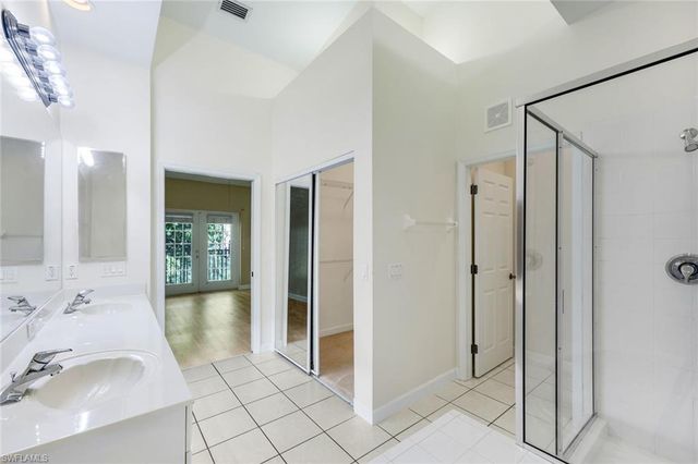 2055 Cascades DR 6, Naples, FL 34112