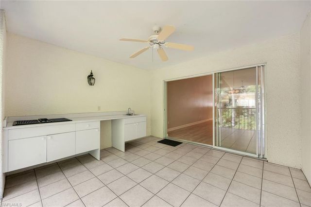 2055 Cascades DR 6, Naples, FL 34112