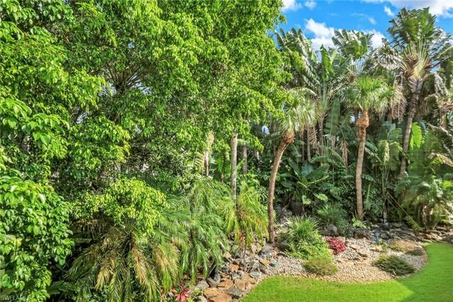 2055 Cascades DR 6, Naples, FL 34112