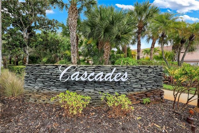 2055 Cascades DR 6, Naples, FL 34112