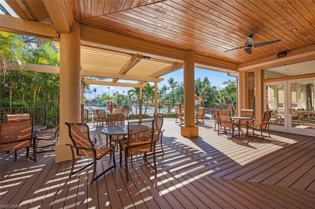 2055 Cascades DR 6, Naples, FL 34112