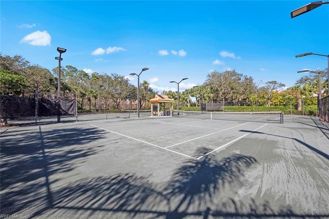 2055 Cascades DR 6, Naples, FL 34112