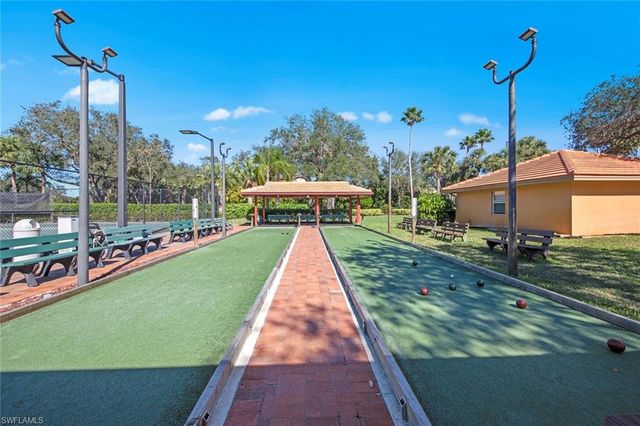2055 Cascades DR 6, Naples, FL 34112