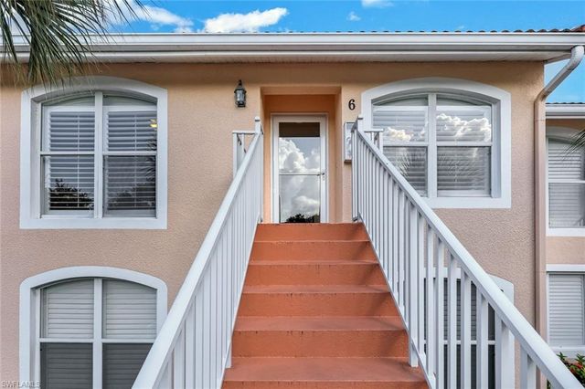 2055 Cascades DR 6, Naples, FL 34112