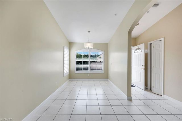 2055 Cascades DR 6, Naples, FL 34112