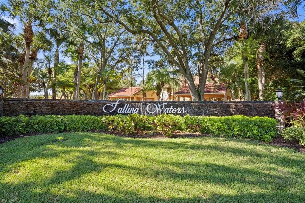2055 Cascades DR 6, Naples, FL 34112