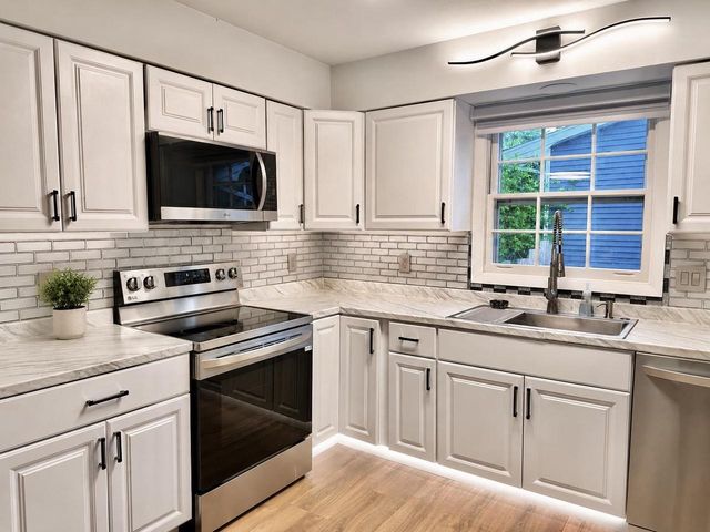 21 Kenosha Drive, Madison, WI 53705