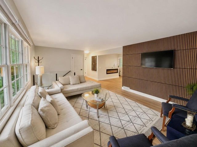 21 Kenosha Drive, Madison, WI 53705